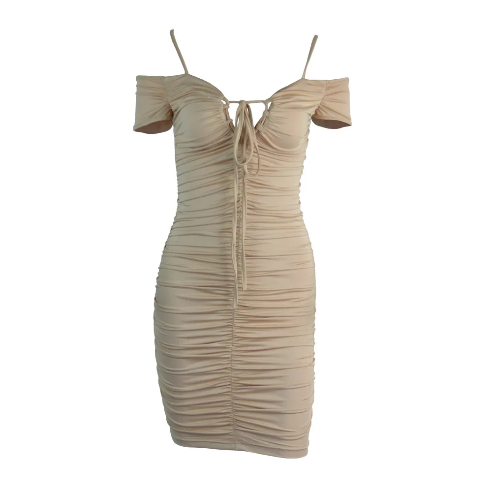 Пикантные на шнуровке с открытыми плечами глубоким v-образным вырезом облегающее