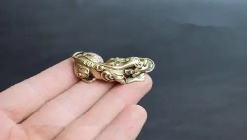 

Chinese Pure brass God beast small pendant