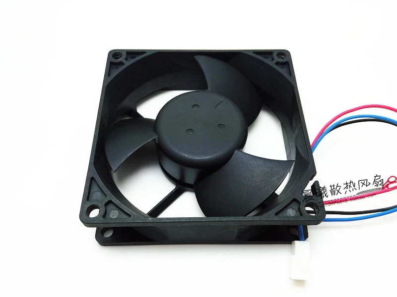 

Delta EFB0812EH 8CM 8025 12V 0.42A 80 * 80 * 25mm three-wire speed version Dual ball wind capacity server fans