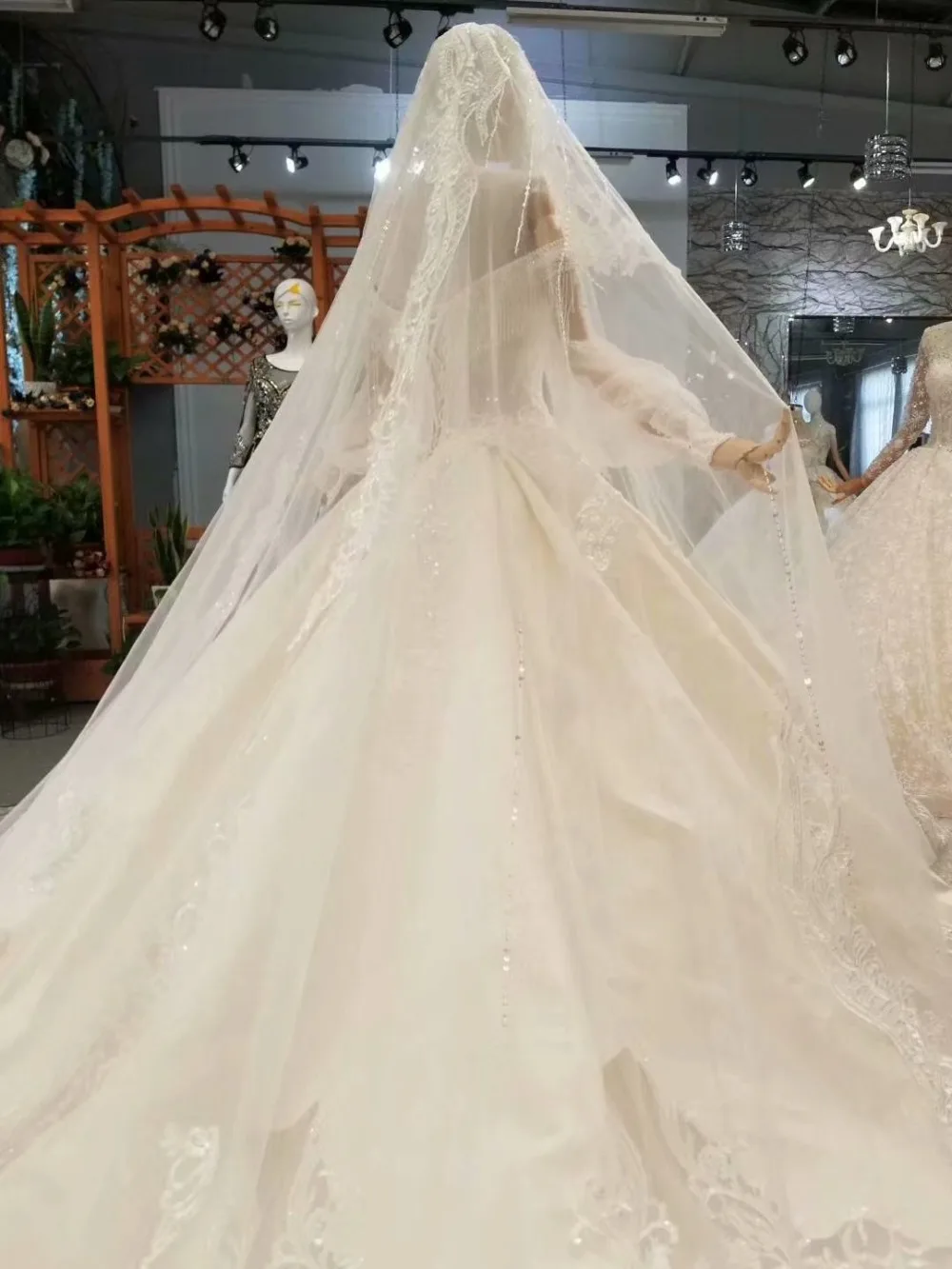 H&S BRIDAL Satin Empire wedding dress Long Sleeve Luxury Crystal Wedding Gown vestido de noiva 2020 with crystal lace veil