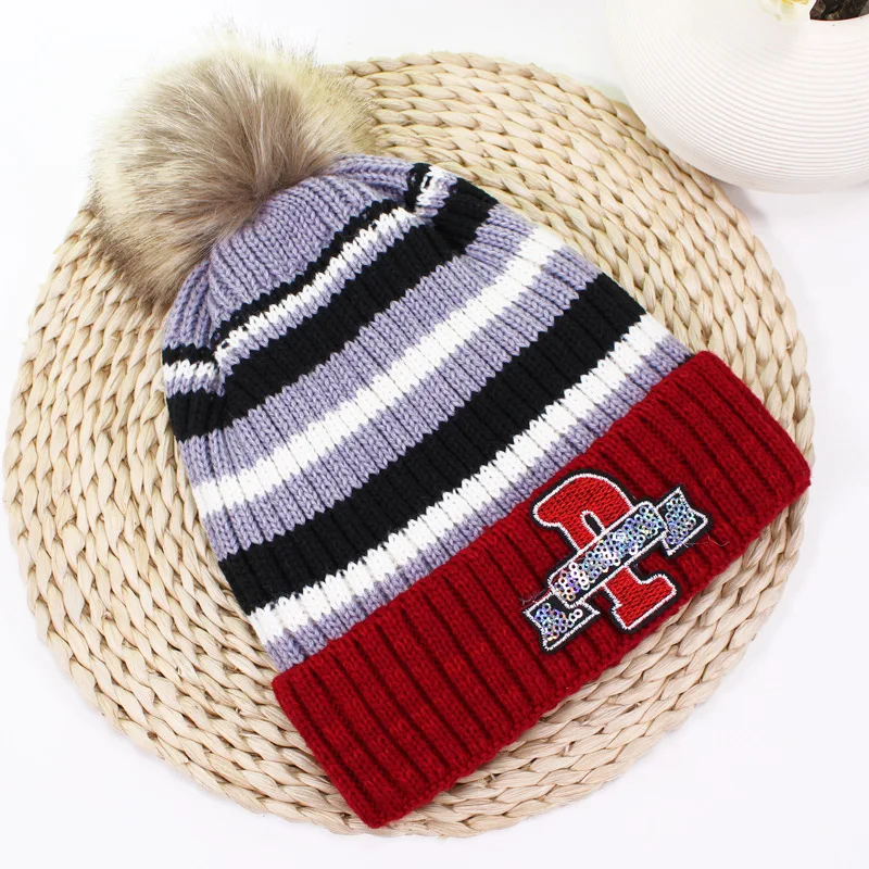 Новые Детские с помпоном зима трикотажные Skullies шапочки шапка для Одежда для детей; малышей; девочек мальчиков Шерсть теплые шапочки Pom детская шапка От 2 до 4 лет
