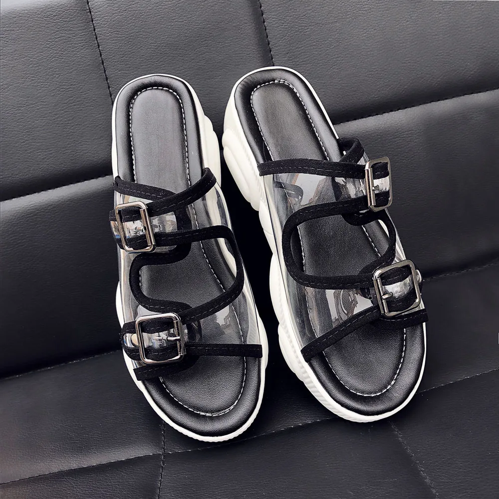 Женские шлепанцы на платформе ультра легкие удобные босоножки плоской с пряжкой