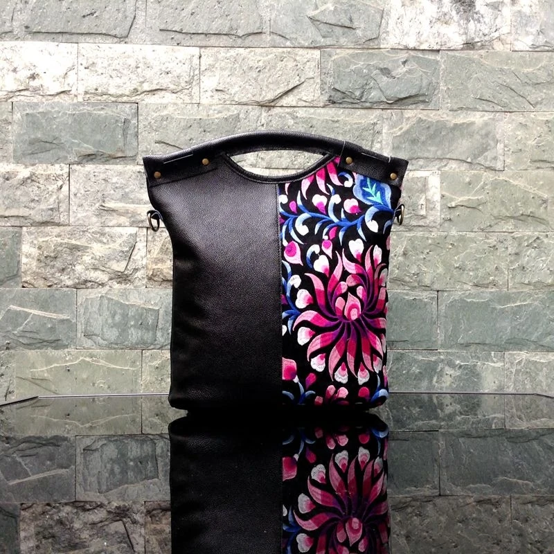 Женская сумка из натуральной кожи с вышитыми цветами винтажная мессенджер на