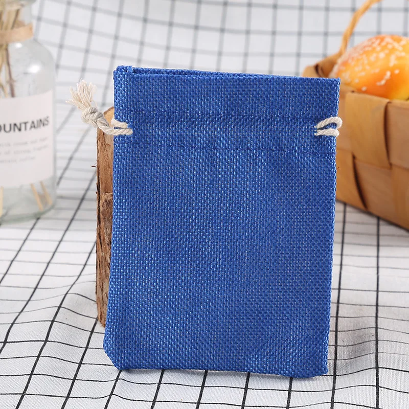 Синий 50PCS 10x14cm Vintage Natural Burlap Jute Gift Bags Christmas Candy Bags Wedding Favor Packaging Pouch Drawstring Jewelry Bags - Цвет: Синий