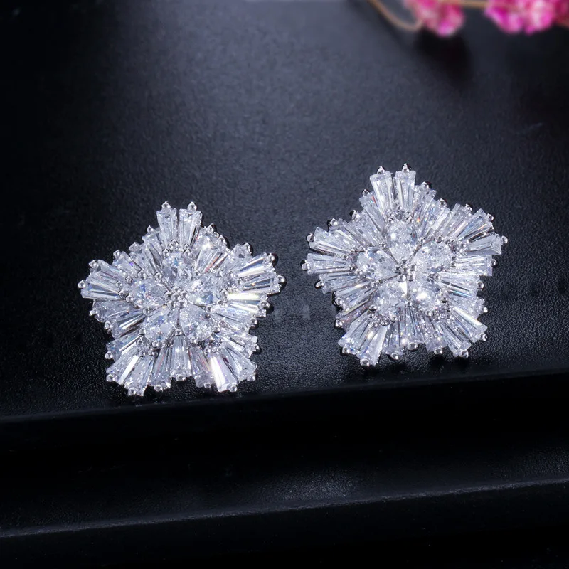 

new trendy Snowflake crystal big stud earrings luxury cubic zirconia flower earrings for women fashion wedding jewelry 2020