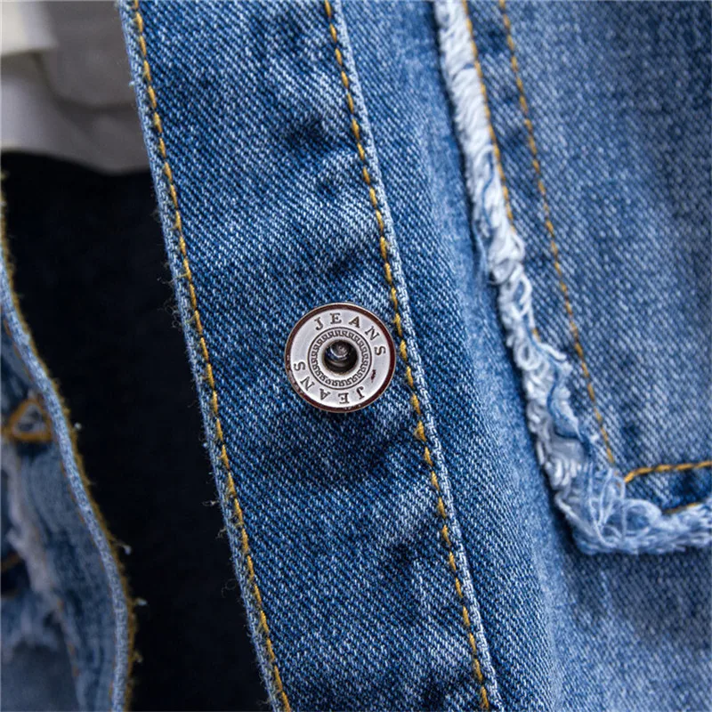 Женский джинсовый жилет облегающий однобортный без рукавов с дырками модель JIA238