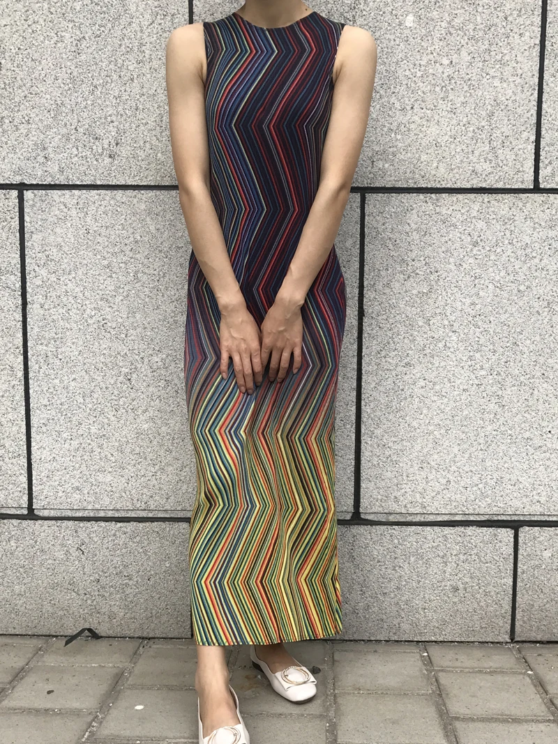 Miyake элегантное Модное Длинное Платье в полоску без рукавов с круглым вырезом