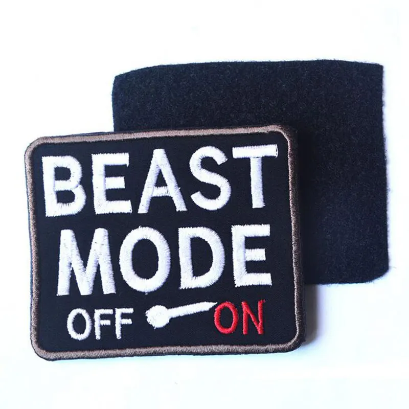 Напульсник с фурнитурой в виде зверя тактическая наружная повязка на руку