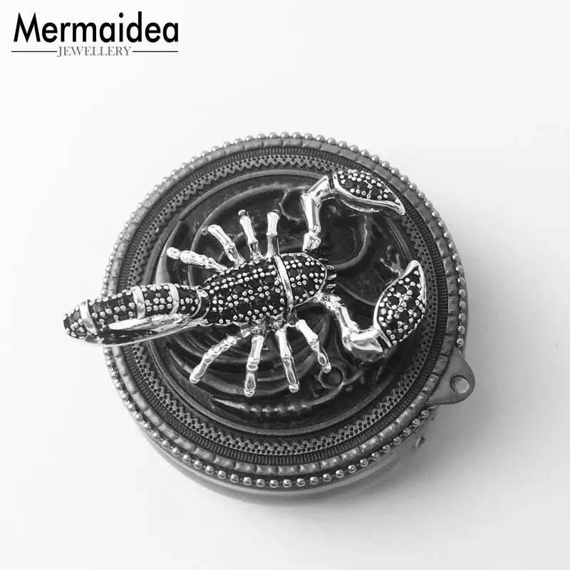 Кулон в виде скорпиона с черным фианитом модное ювелирное изделие посеребренное