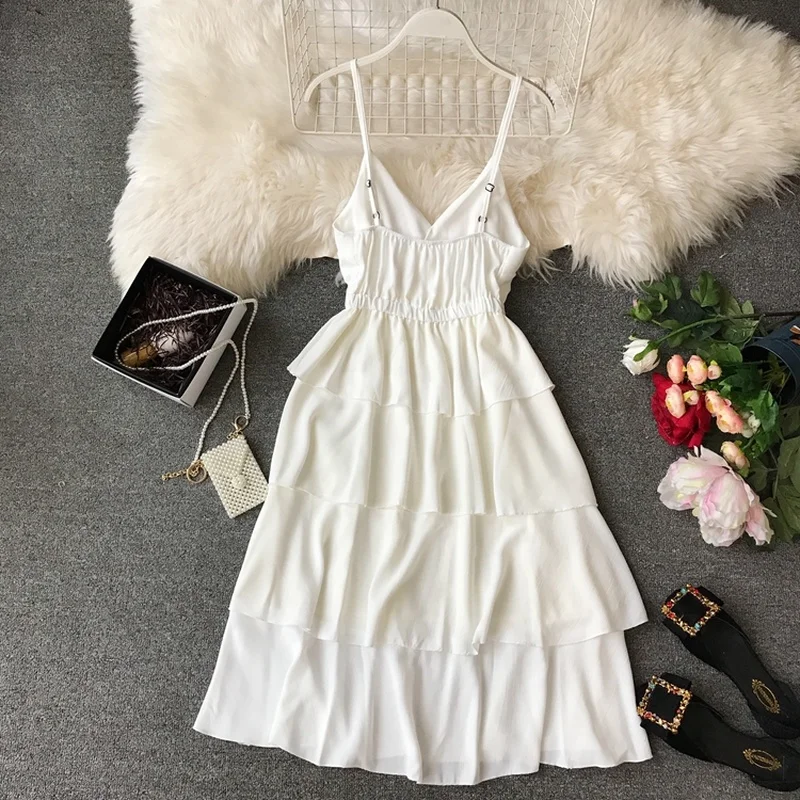 Летнее платье 2020 женское пикантное на бретелях спагетти с открытой спиной