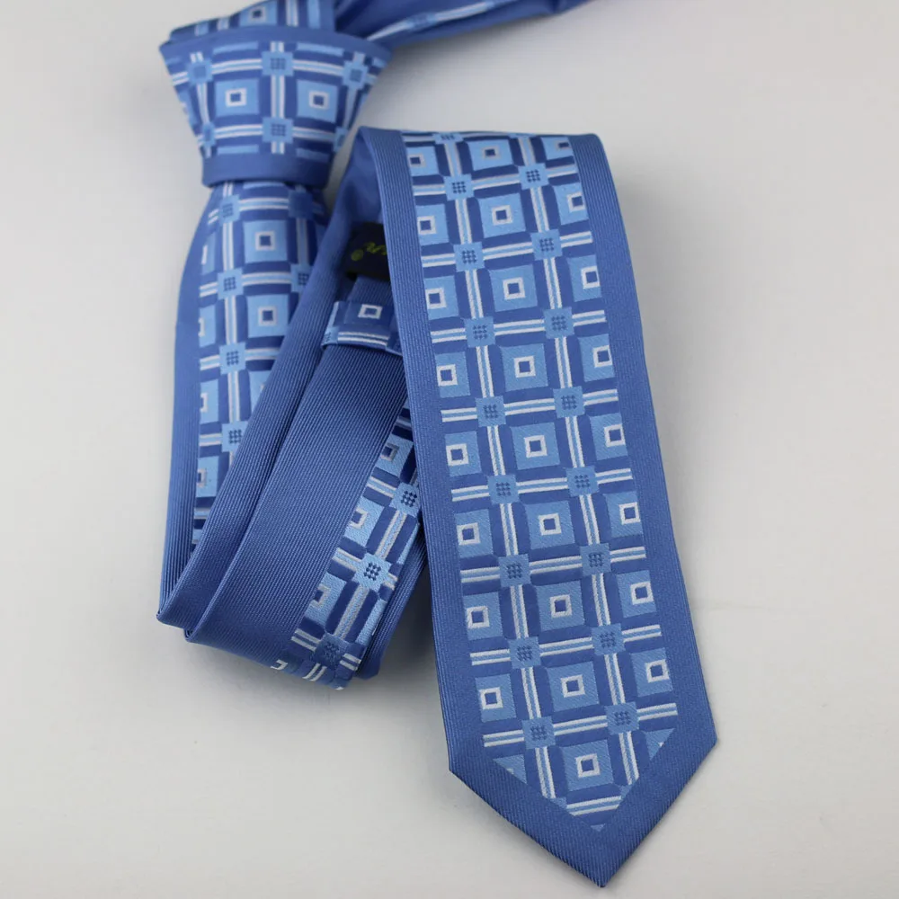 Мужские галстуки облегающие Галстуки небесно-синего цвета с белыми полосками из