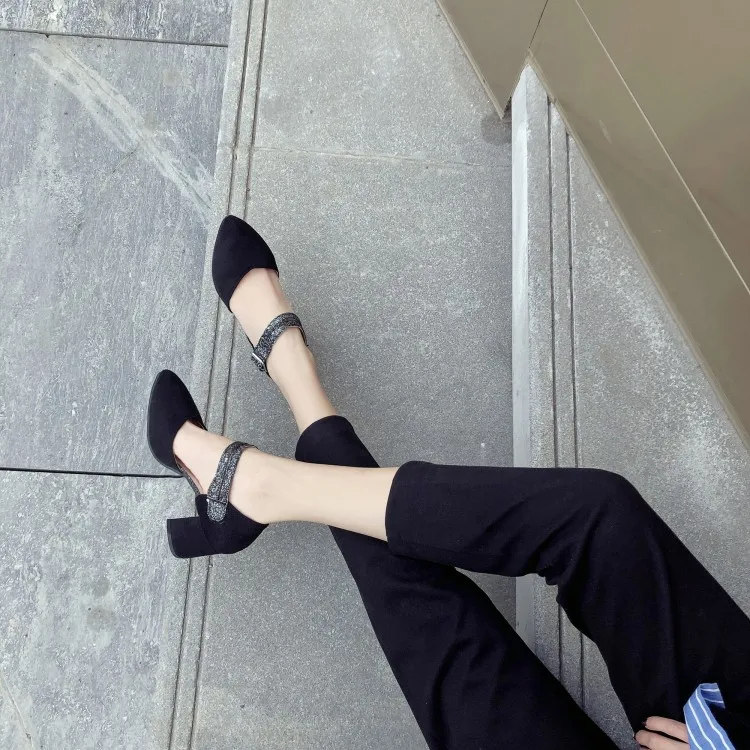 Сандалии женские на высоком каблуке босоножки с острым носком пряжкой одно слово