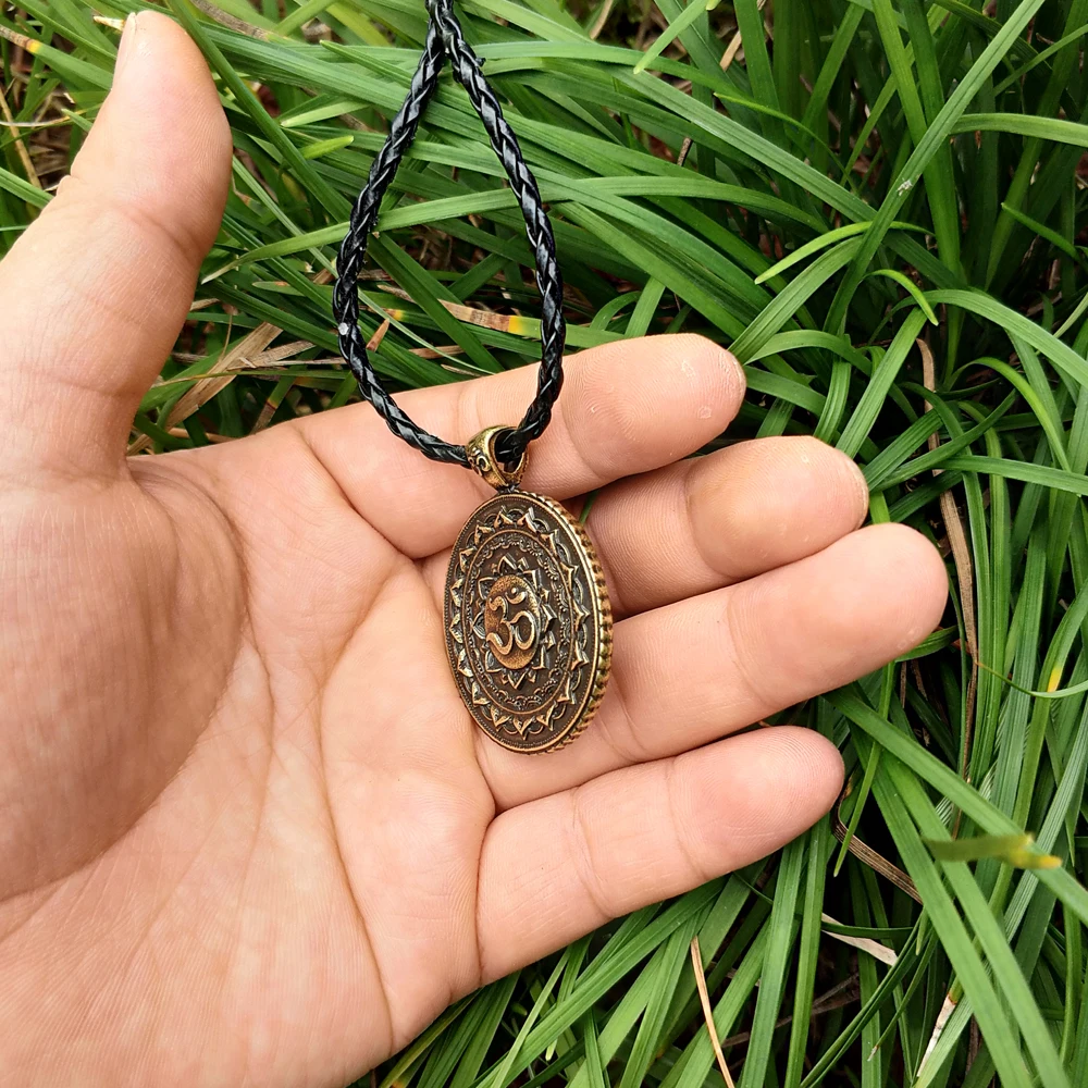 LANGHONG 10 шт. Амулет ожерелье Ом тибетская фантазия религиозное геометрический