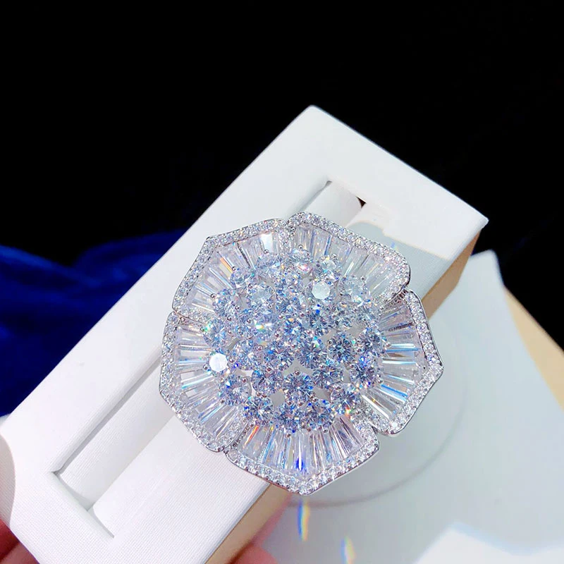 Version coreana del lujoso broche de circon broche de mujer, abrigo de sueter con colgante de doble uso