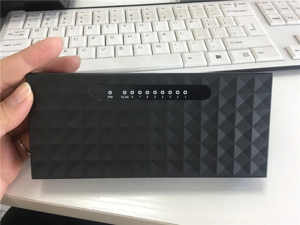 Камер Мгновенной Печати Mini 8 Порты и разъёмы быстрому включению 10/100 Мбит/с сетевой коммутатор концентратор Fast Ethernet LAN Ethernet сетевой Настольный коммутаторы адаптер Черный