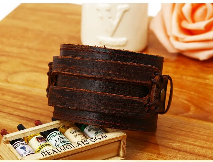 В стиле панк-рок Джонни Деппом старинные широкие кожаные браслеты мужские