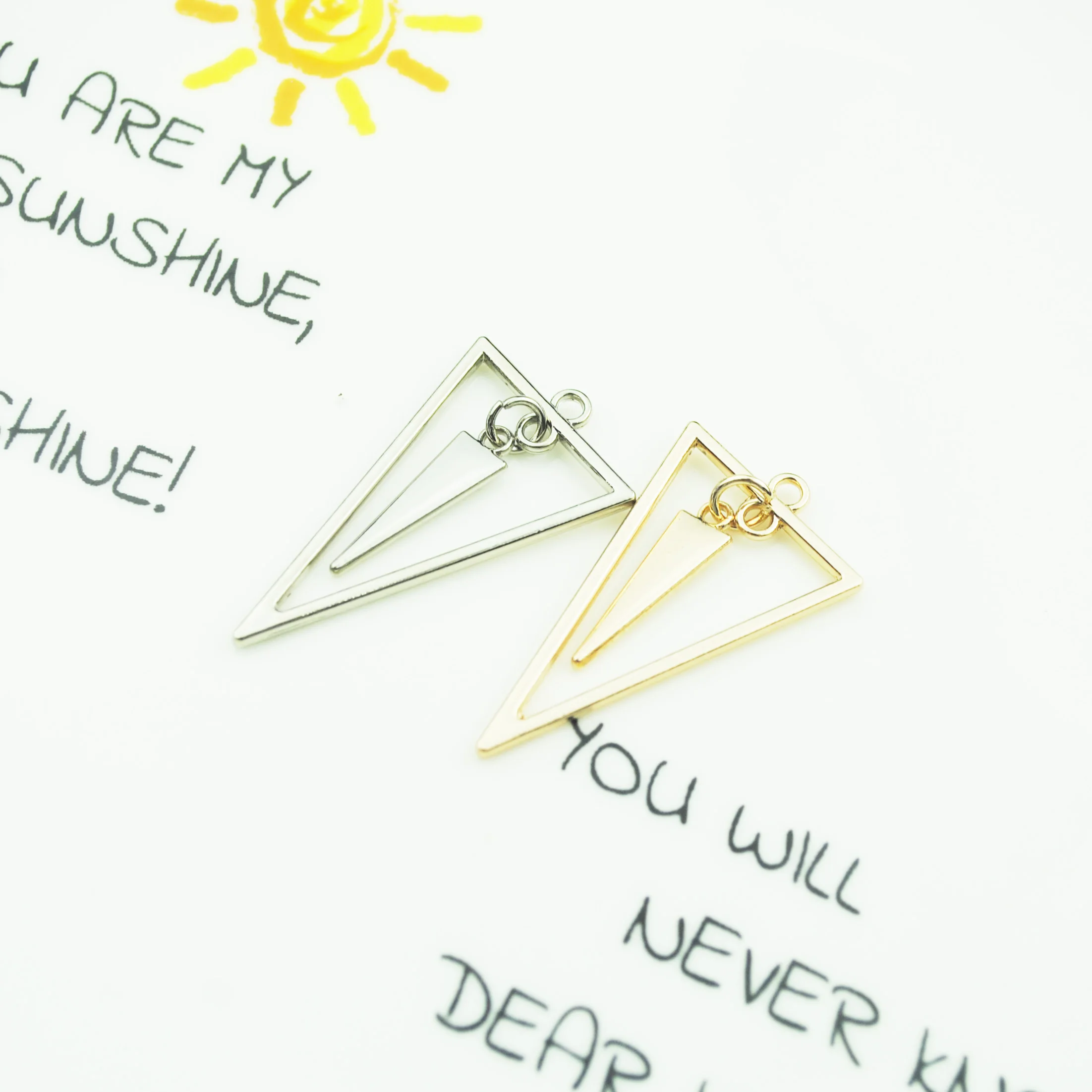 10 шт./лот Модный золотой серебряный цвет треугольник геометрический Шарм