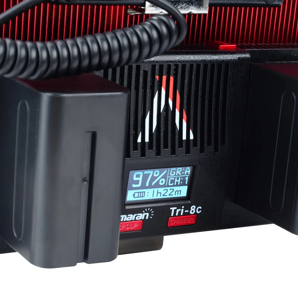 Aputure Amaran Tri 8c LED Видео свет 2300 k 6800 K Цветовая температура с 2 шт NP F970 батарея легко