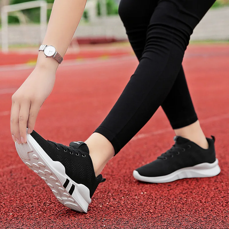 Женские теннисные туфли новинка 2019 женские удобные спортивные светильник кие