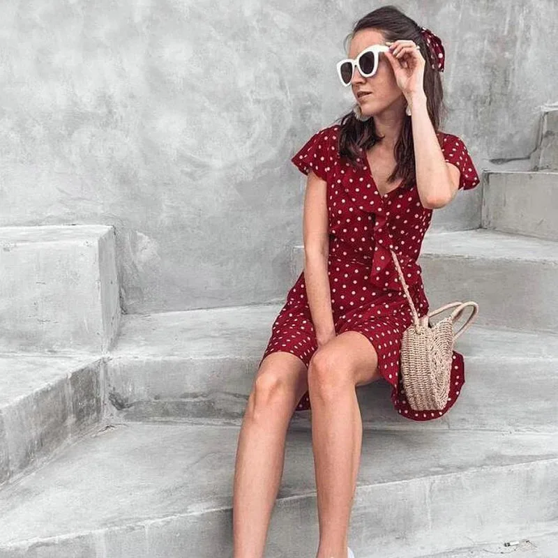 Платье женское шифоновое в горошек с коротким рукавом V-образным вырезом и