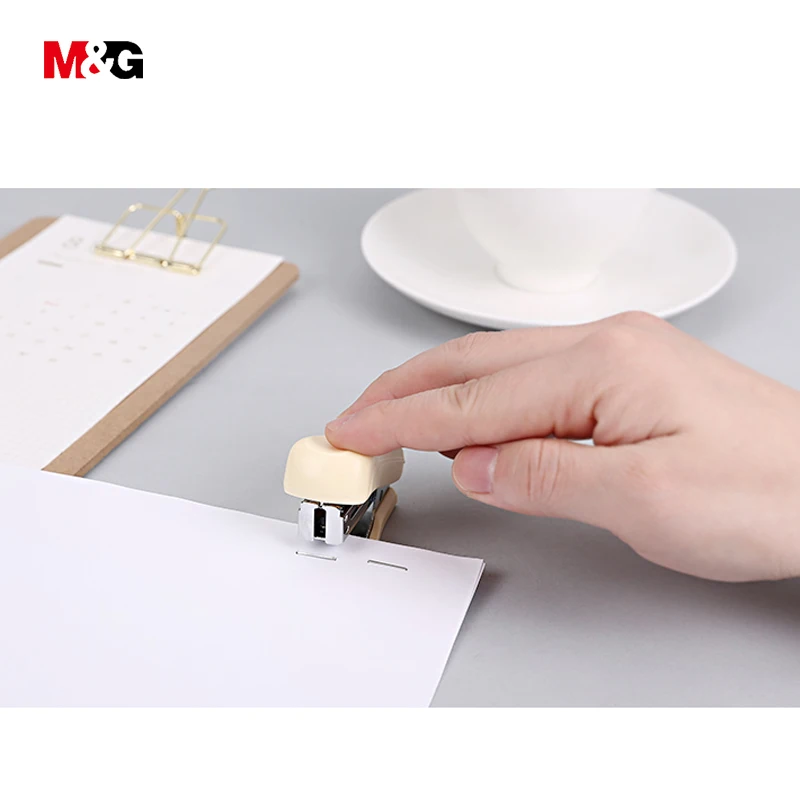 M &amp G оптовая продажа качественный Металлический мини-степлер для бумаги набор