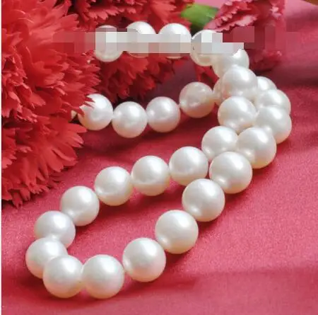 

hot-selling womens gift 11-12mm round AAA white freshwater cultured pearl necklace