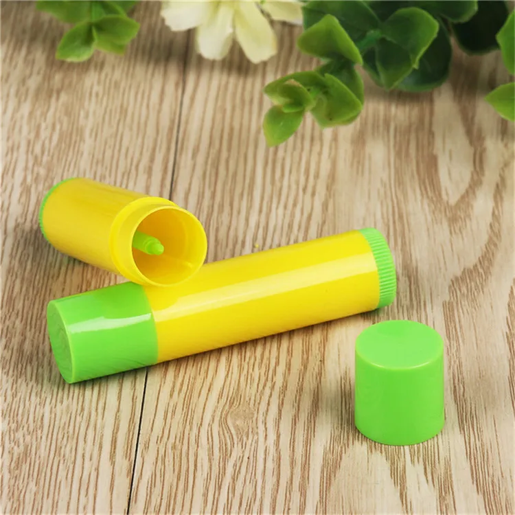 Yellow Green 50 шт. 5 г/5 мл пластиковая губная помада бальзам для губ флаконы пустые косметические контейнеры компактный клей карандаш прозрачный дорожный образец бутылки - Цвет: Yellow Green