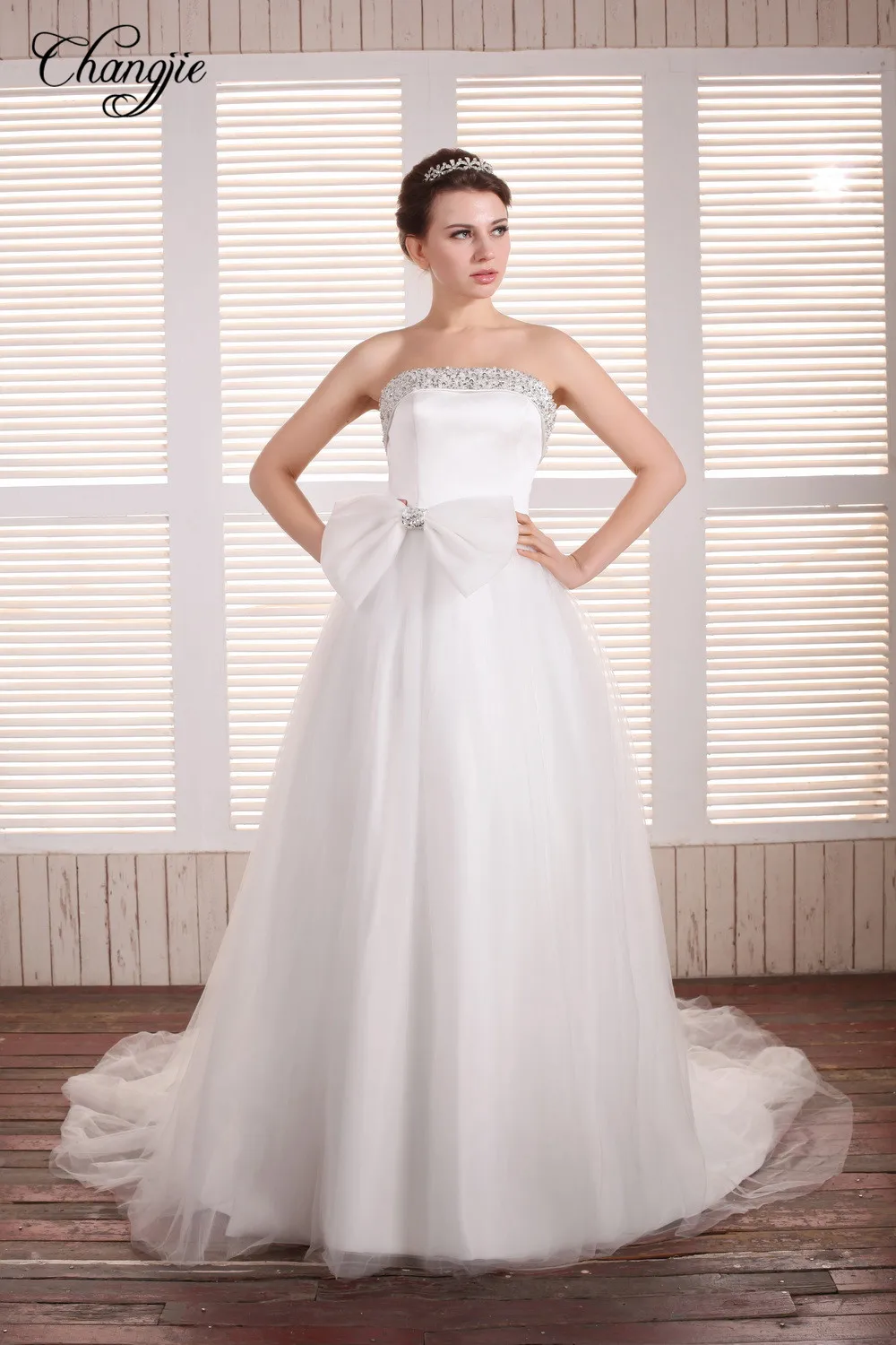 Удивительный новый 2018 торжественные платья без бретелек рукавов суд Поезд из