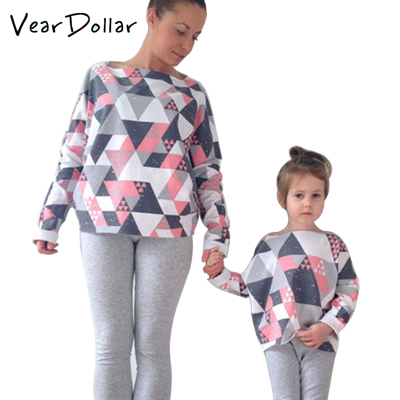 

VearDoller Family Look 2018 Fashion Geometric Printting Long Sleeve Mother Daughter Matching Sweatshirt & Dress