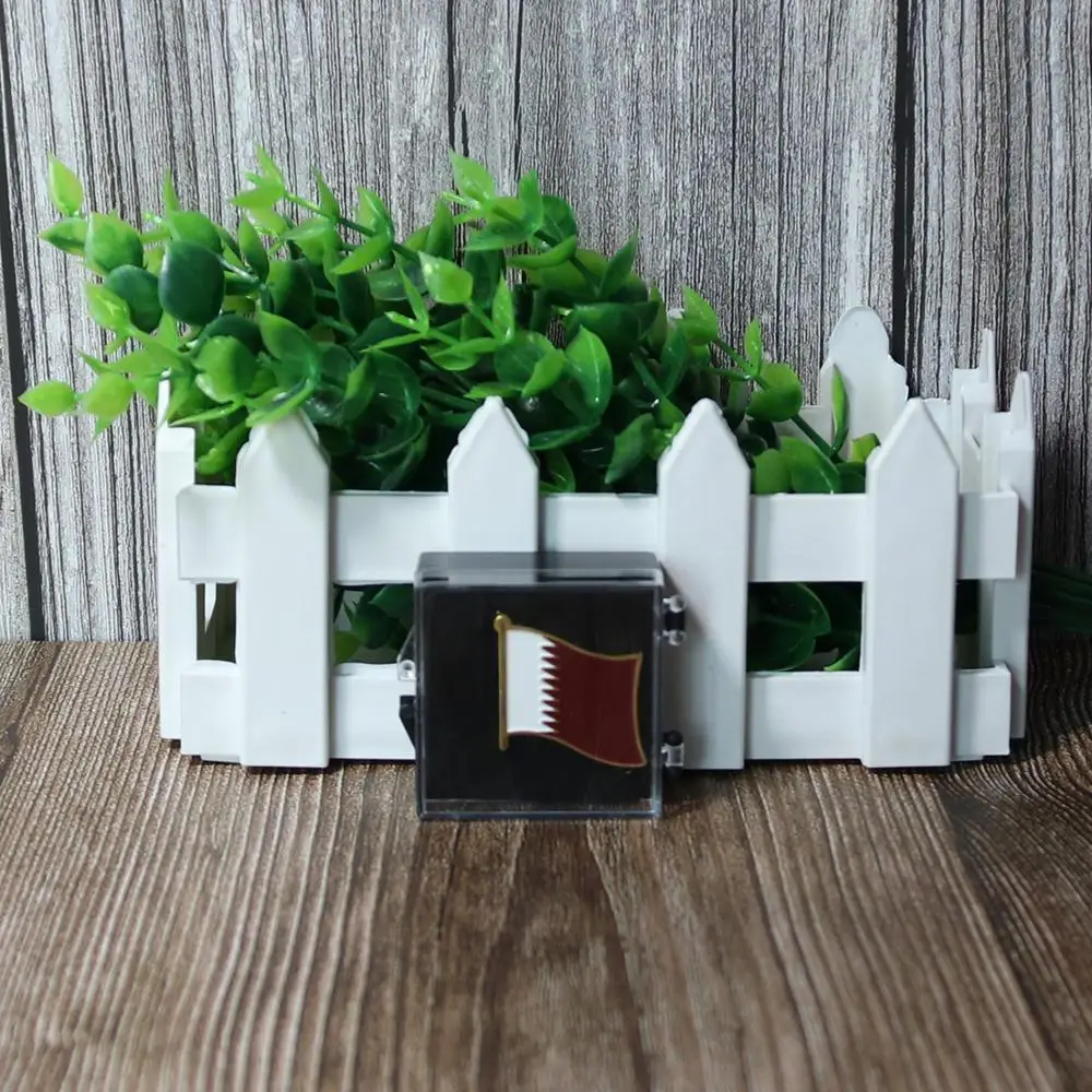 Qatar металлический полноцветный плакированный Золотой национальный флаг значок с