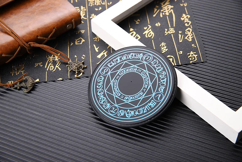 blue Беспроводная зарядка USB Мини Волшебный Массив 10 Вт Быстрая зарядка для Android для Apple QI ультра-тонкое Беспроводное зарядное устройство - Тип штекера: blue