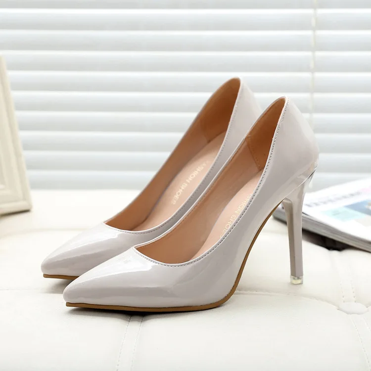 Весной 2016 Корейской версии новых красный свадебные туфли отметил на высоком