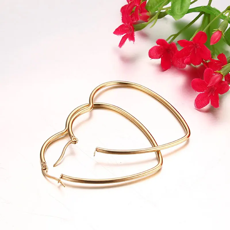 Женские свадебные серьги золотого цвета с большим сердечком в стиле панк из