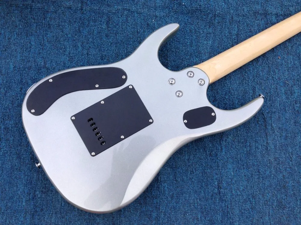 Musicman JPX1 электрогитара серебристого цвета