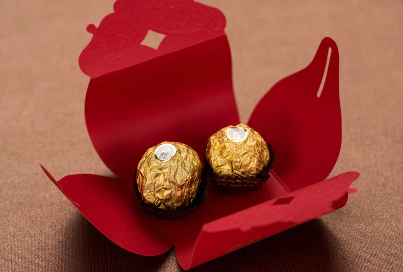 Роскошные свадебные коробочки для сувениров искусственные красные конфет