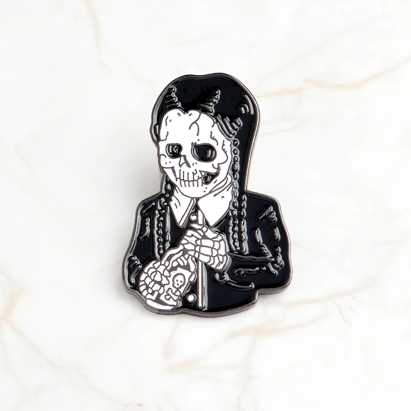 8 Halloween Party Accessories Gothic Magic Book Witch Skull Coffin Cat Hand Addams Family Brooch Button Enamel Lapel Pin Badge - Окраска металла: 8
