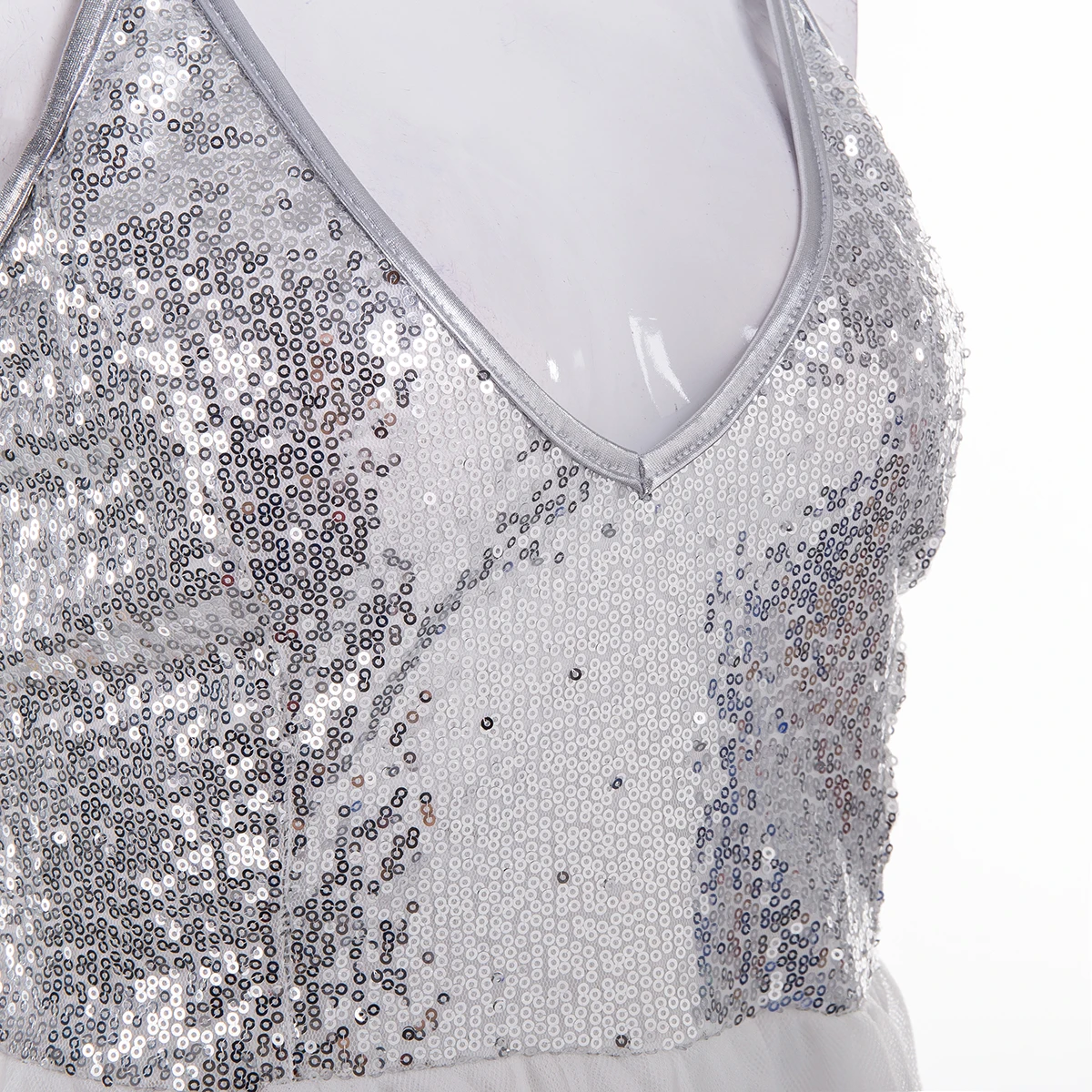 Женское вечернее платье-миди с глубоким v-образным вырезом платье блестками и