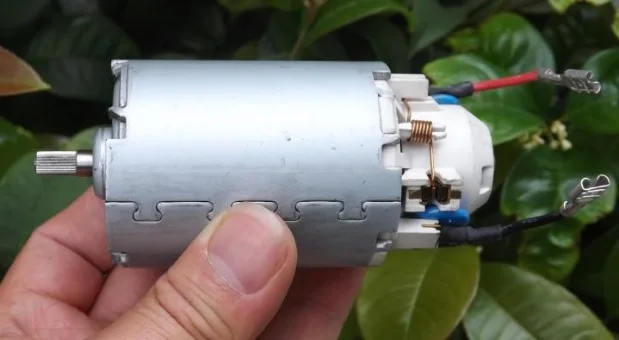 Двигатель постоянного тока: двигатель переменного тока 300 В/постоянный магнит/Вт