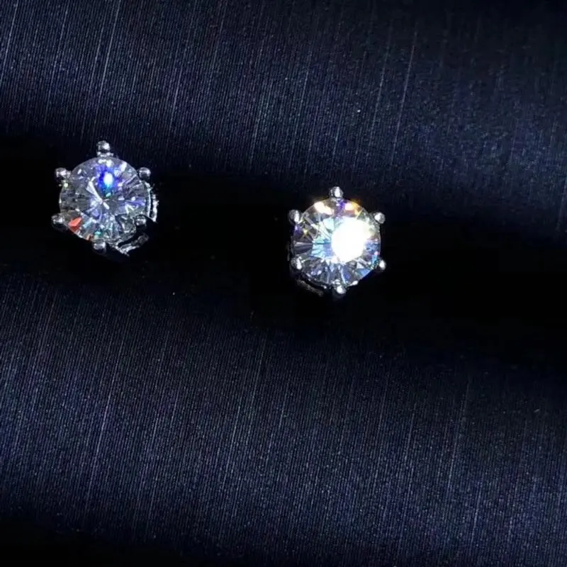 Блестящий! Женские серьги-гвоздики из 18-каратного золота с бриллиантами |