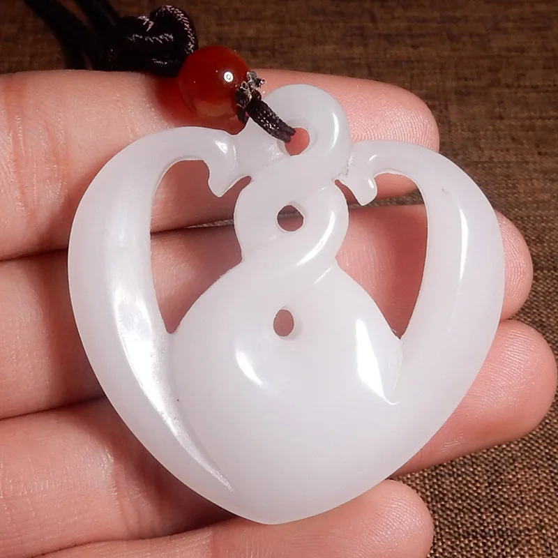 Прямая поставка Синьцзян ожерелье с кулоном в форме сердца из белого нефрита