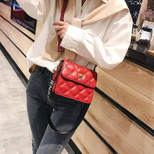 Женская сумка-мессенджер повседневная сумка с ромб трендовая цепочкой модная