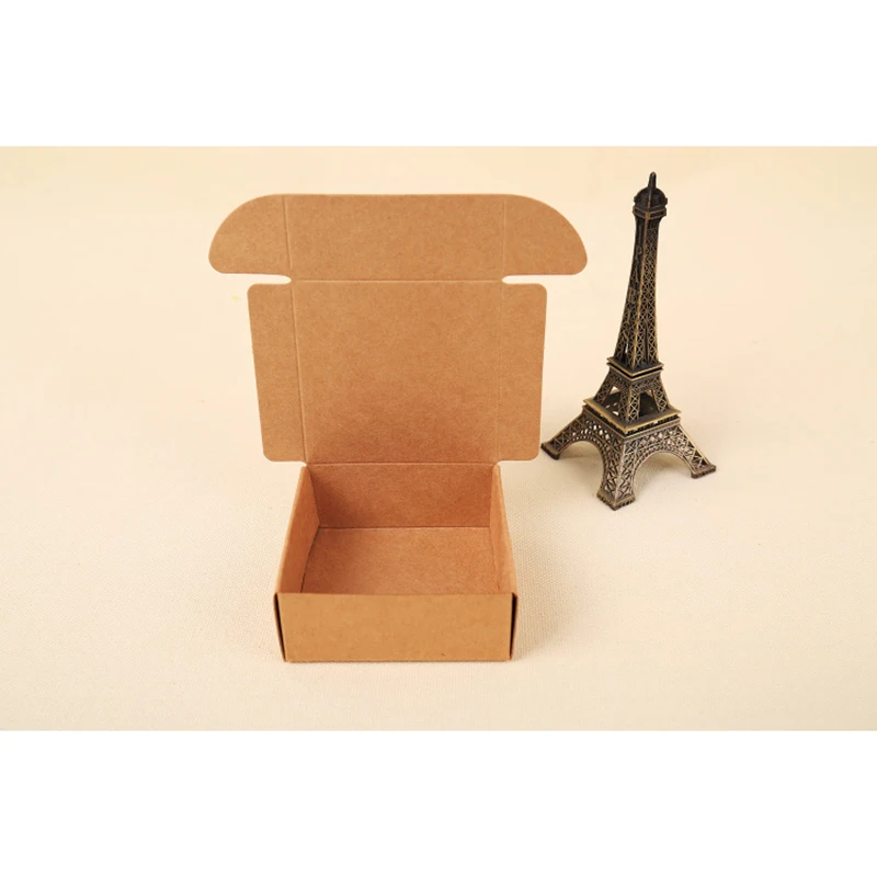 Коробка из крафт бумаги с тисненым деревом для свадебных конфет подарочная