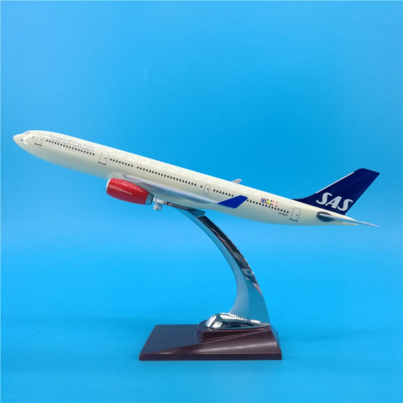 32 см смолы скандинавских авиалиний модель Аэробус A330 с трёхмерными чертёжами SAS