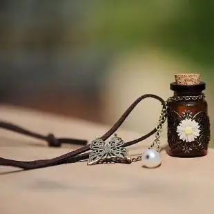 Уникальное изысканное милое ретро ожерелье в виде флакона желаний с резным