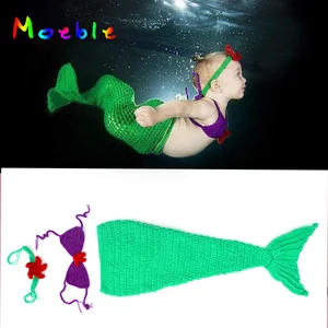 Новейшие носки для новорожденных кроше для маленьких девочек костюм русалки вязанное одеяло кокон и повязка на голову с цветком, Подставки для фотографий для маленьких одежда связанная крючком MZS-15072