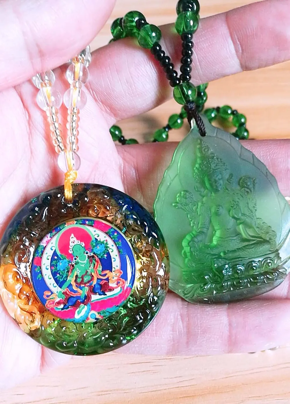 

2PCS GOOD Buddhist supplies Greco-Buddhist pocket travel efficacious talisman Tara Green Bodhisattva Buddha Crystal Amulet