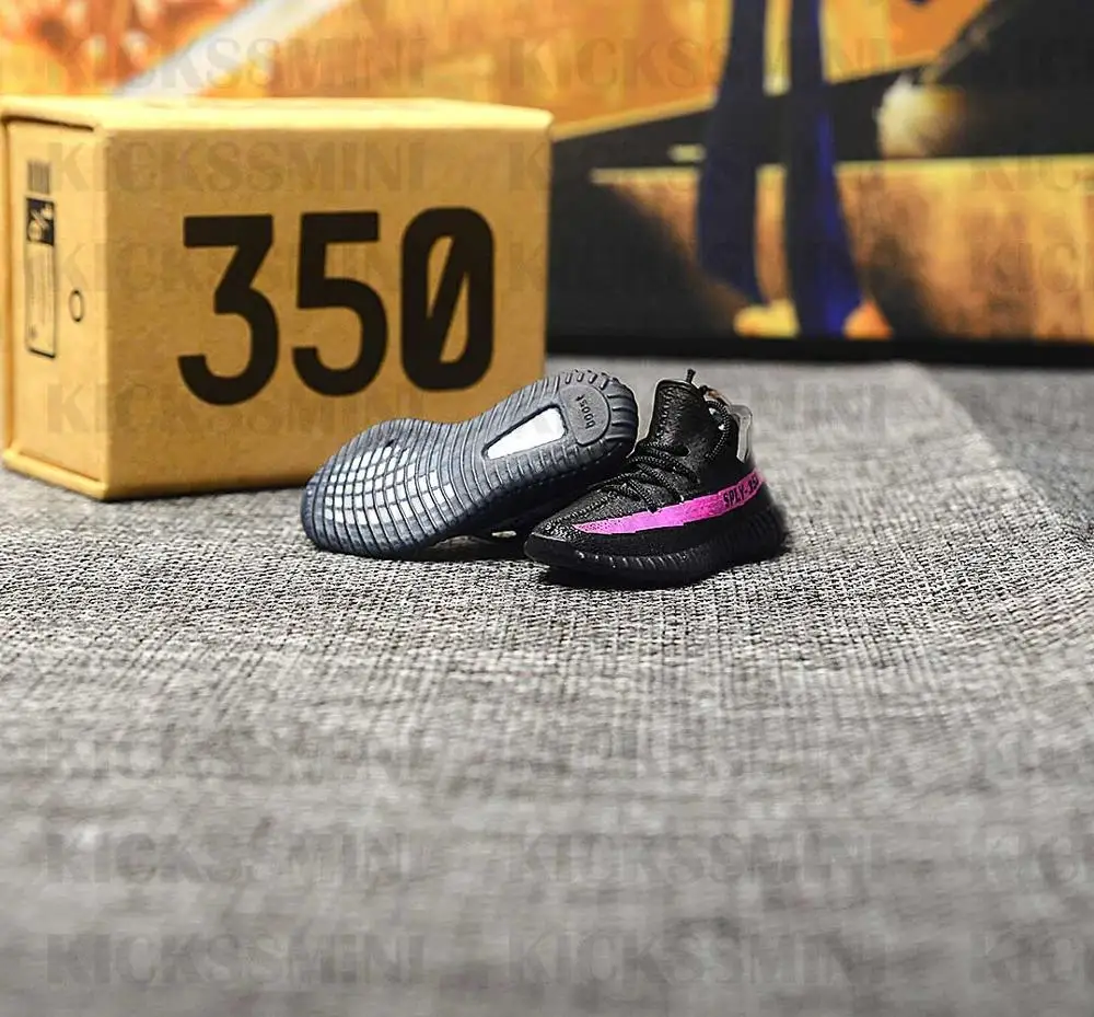 a pair(naked shoe) Дропшиппинг, высокое качество, 350, черный, фиолетовый цвет, тапки, брелки, 1/6 масштаб, 3D, мини тапки для обуви, Джордан, брелок, кукла, аксессуар - Цвет: a pair(naked shoe)