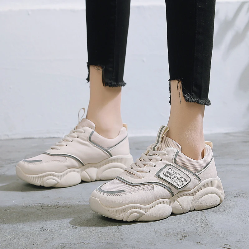 Новинка 2019 года модная обувь на плоской подошве Женская в европейском стиле