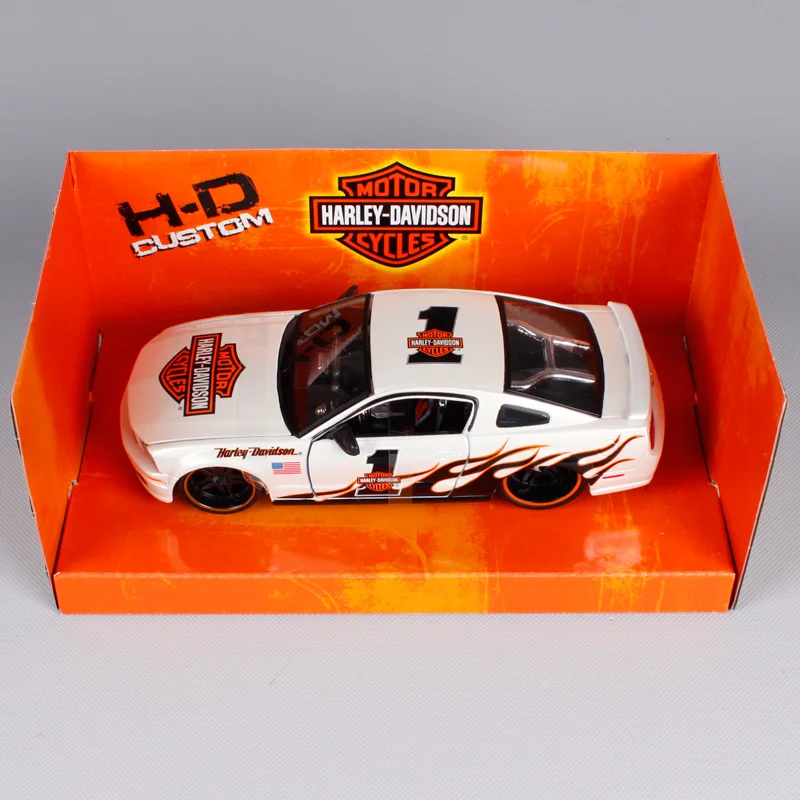 Maisto 1:24 2006 mustang gt H D белый гонщик автомобиль литье под давлением для ford мужчин