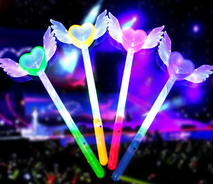 Цена Светодиодные волшебные палочки Flash Fairy Angel Heart Wings Wand Fancy Dress светящиеся палочки для вечерние реквизит для создания атмосферы подарок